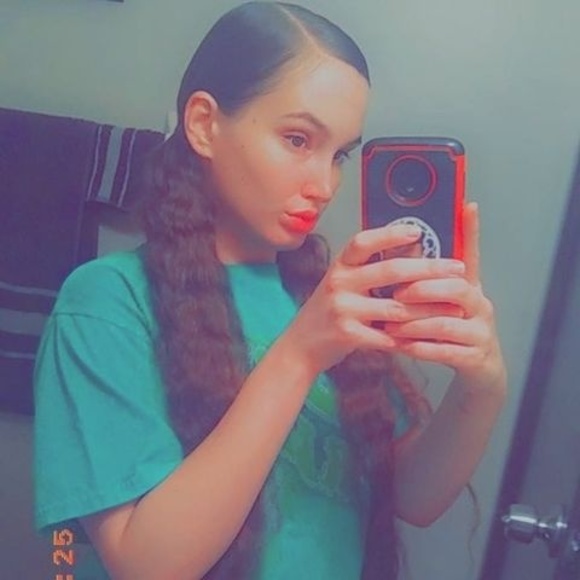 Meet your Posher, Clarissa - Picture 1 of 1